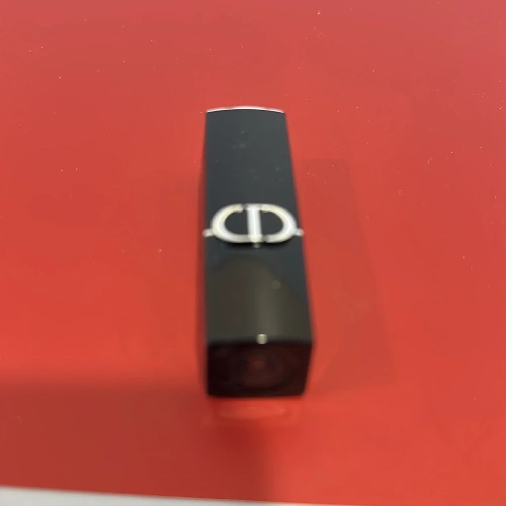 Dior sleek black
